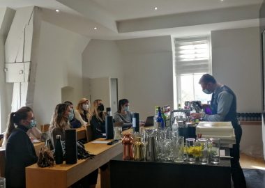 Mixology, pastry making, Hospitality Think Tank… all part of a made-to-measure workshop for our MSc students